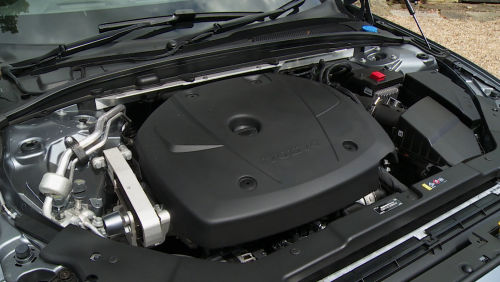 VOLVO S60 SALOON 2.0 T8 [455] RC PHEV Ultimate Dark 4dr AWD Auto view 2